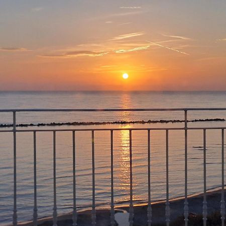 شقة Attico Fronte Mare مارتينسيكورو المظهر الخارجي الصورة