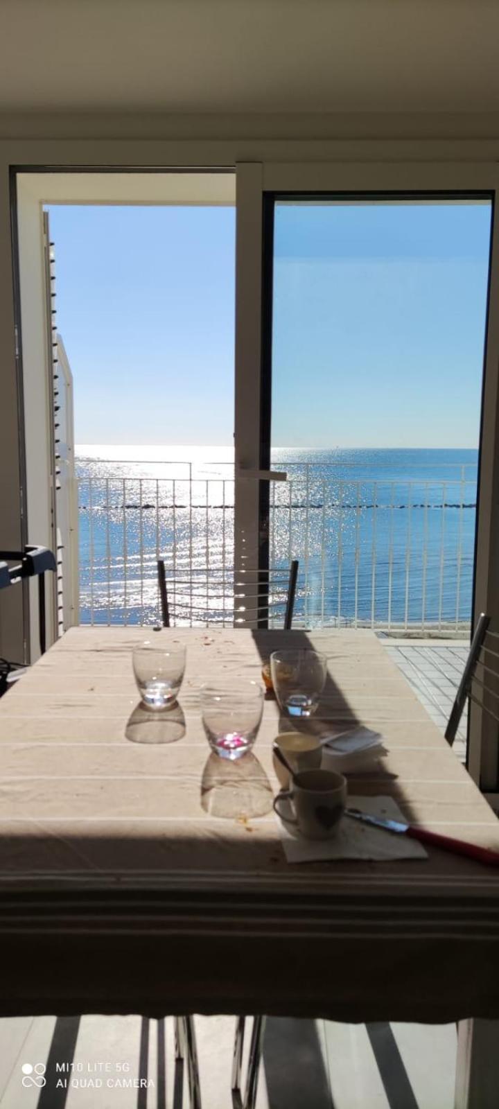شقة Attico Fronte Mare مارتينسيكورو المظهر الخارجي الصورة