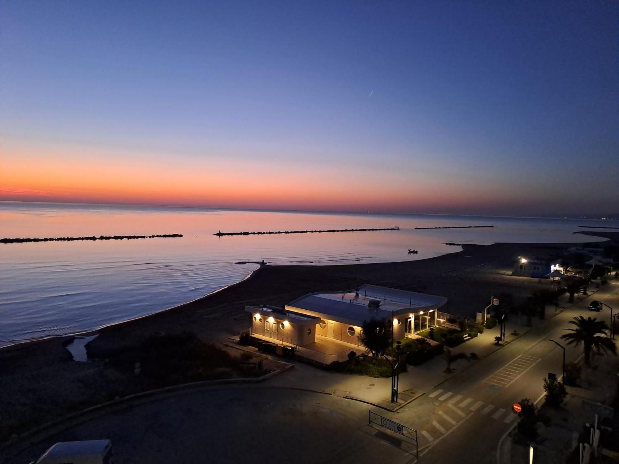 شقة Attico Fronte Mare مارتينسيكورو المظهر الخارجي الصورة