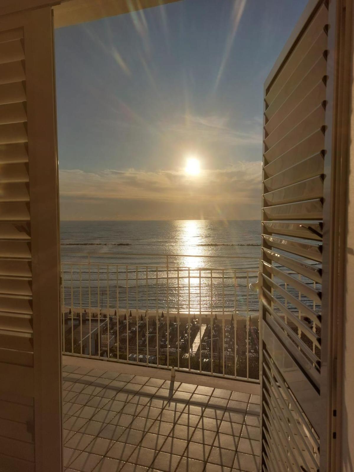 شقة Attico Fronte Mare مارتينسيكورو المظهر الخارجي الصورة