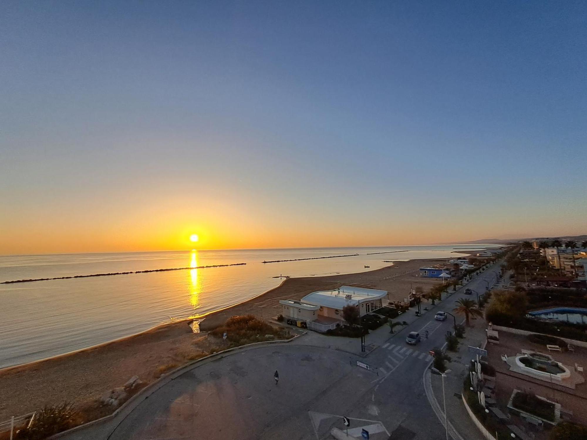 شقة Attico Fronte Mare مارتينسيكورو المظهر الخارجي الصورة