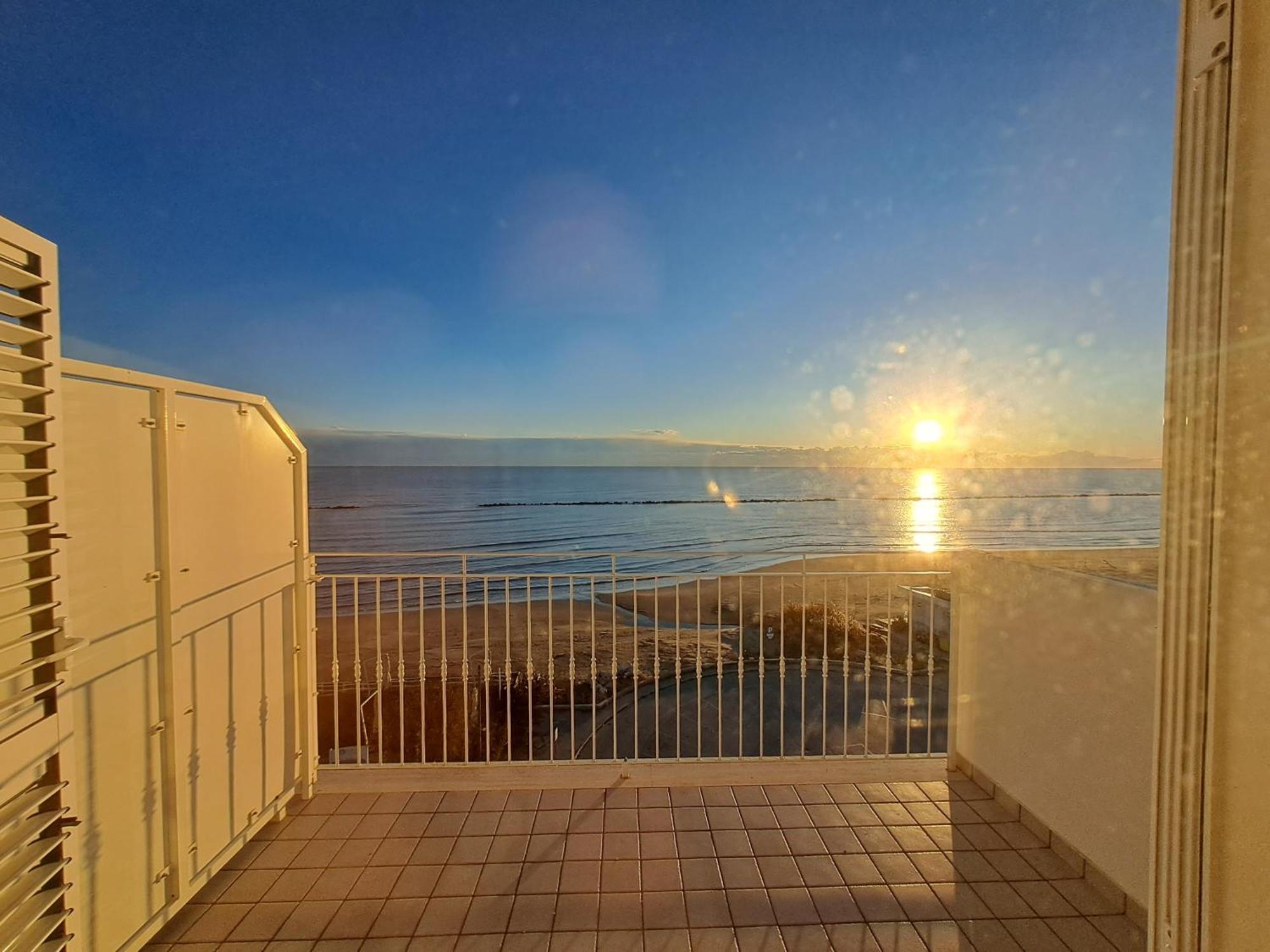 شقة Attico Fronte Mare مارتينسيكورو المظهر الخارجي الصورة